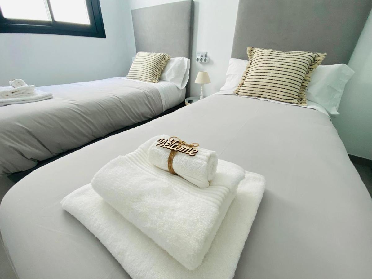 Bonito Apartamento De 2 Habitaciones Con Terraza Malaga Luaran gambar